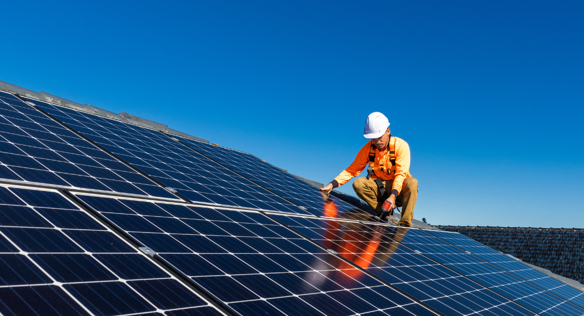 303,864m2 solar park at Ostend-Bruges Airport to cut 9,600 tons of CO2 annually