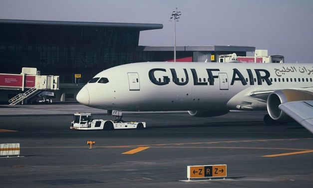 Gulf Air sign with Starlink for free inflight WiFi