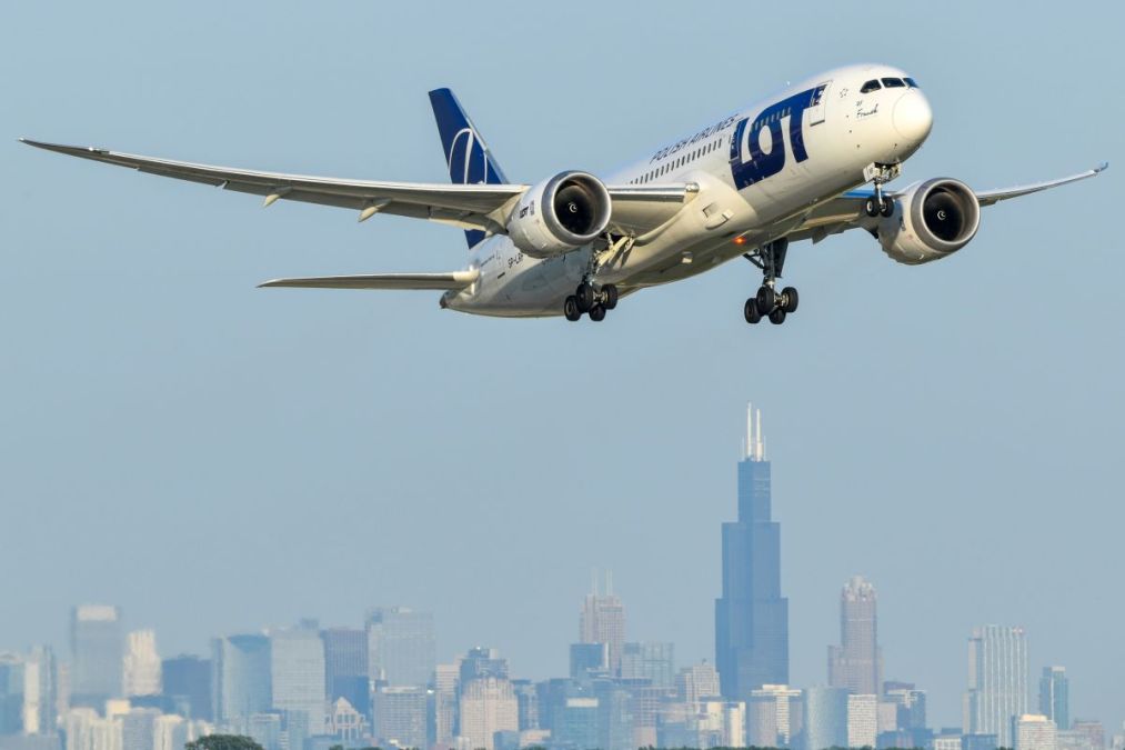 LOT Polish Airlines add paid inflight WiFi through Viasat