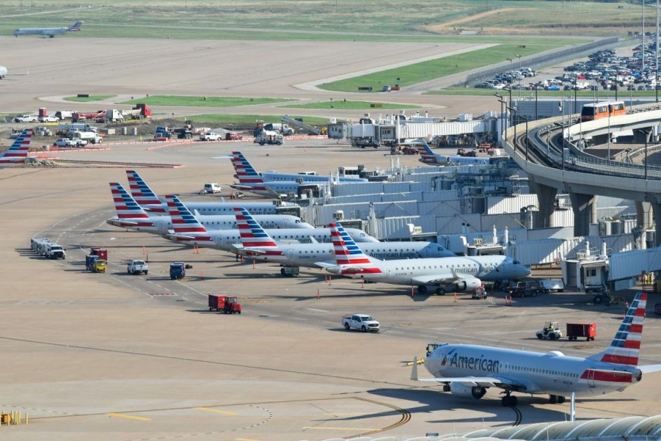 American Airlines to debut Starlink-powered WiFi from 2027